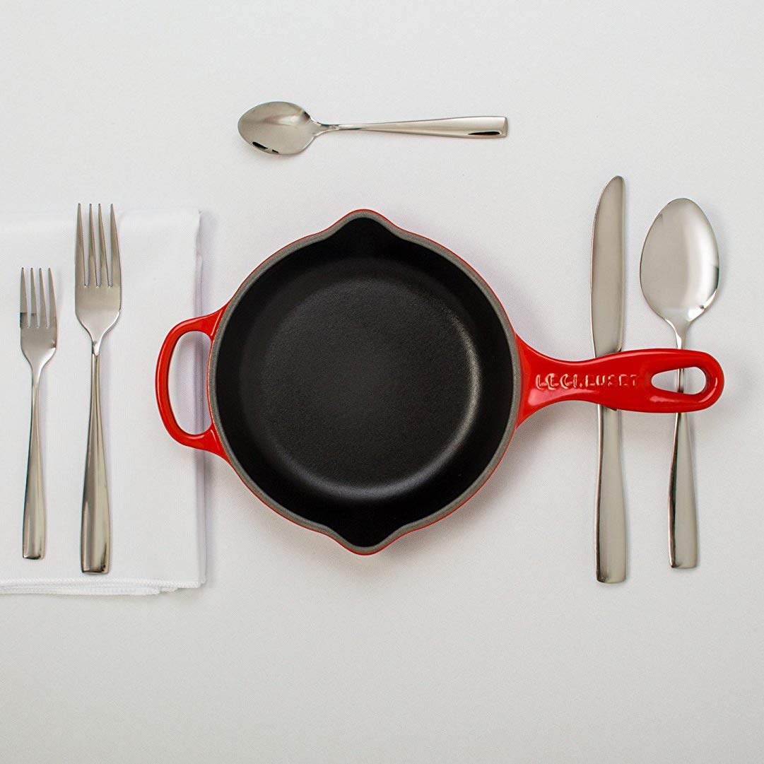 Amazon.co.jp: Le Creuset シグネチャー 鉄製ハンドルスキレット 9
